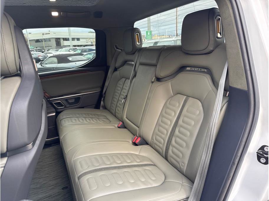 Used 2022 Rivian R1T Adventure image 24