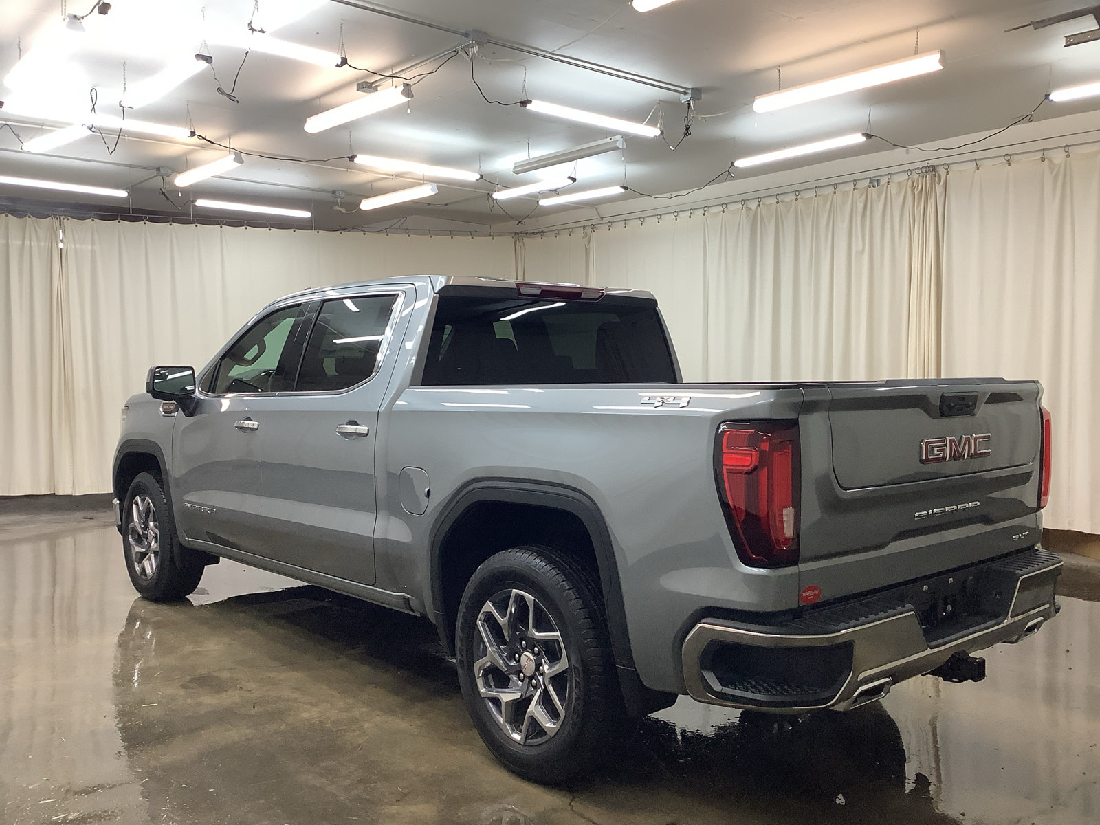 New 2026 GMC Sierra 1500 SLT w/ SLT Convenience Package AWD/4WD image 8