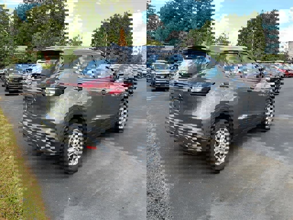 New 2025 Nissan Kicks Play S image 3