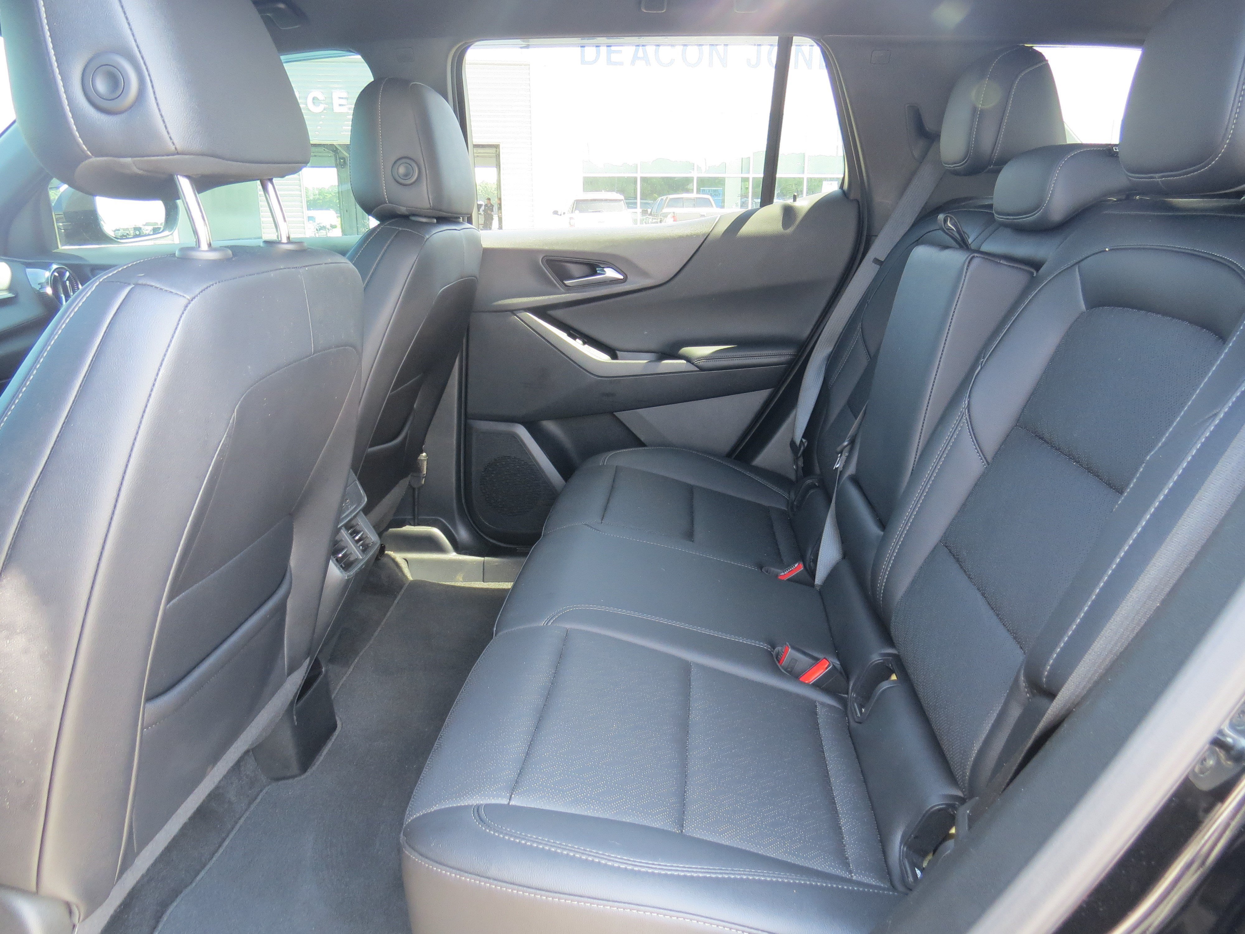 Used 2025 Chevrolet Equinox LT w/ Convenience Package II AWD/4WD image 13