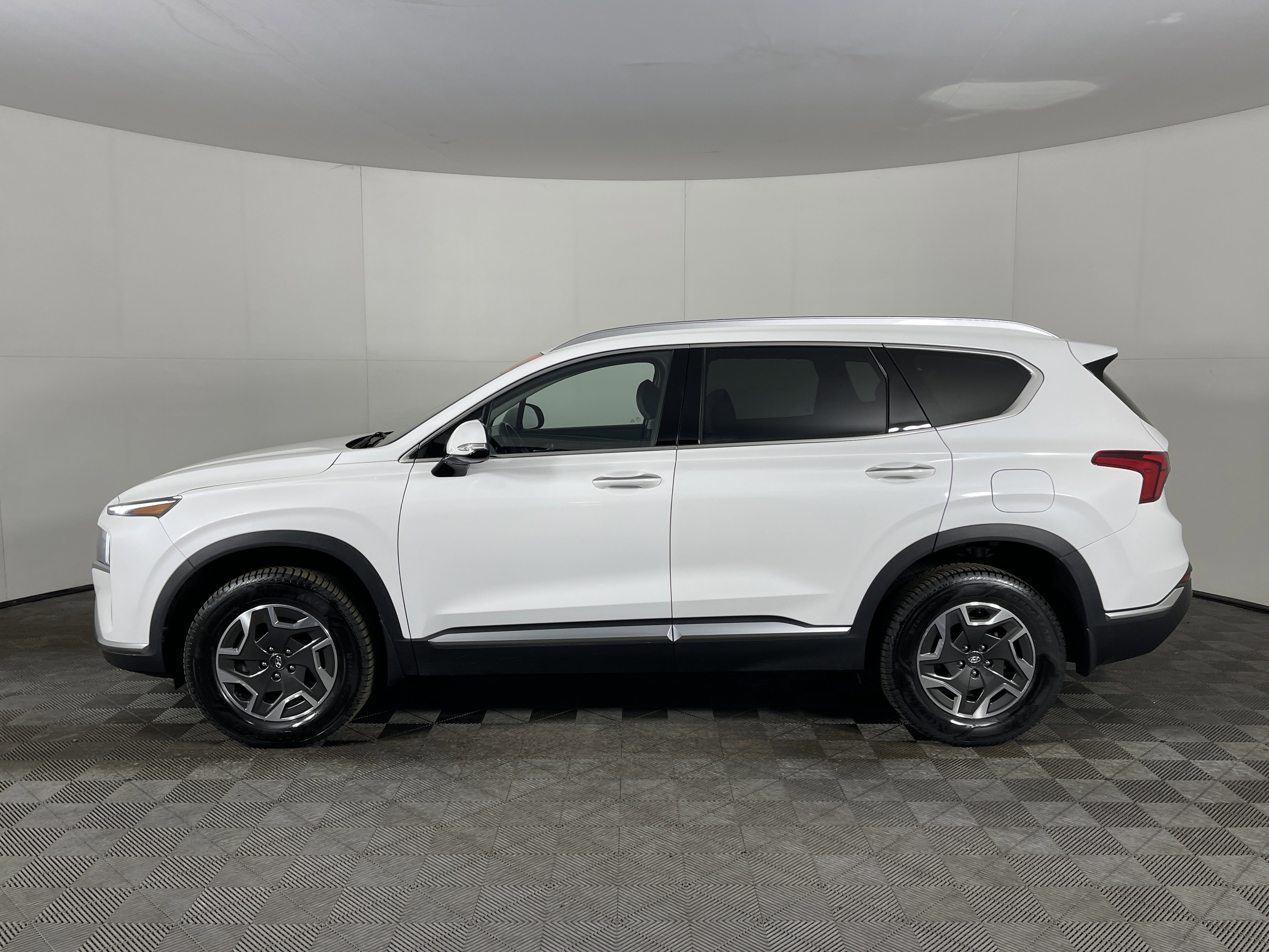 Used 2022 Hyundai Santa Fe Blue image 3