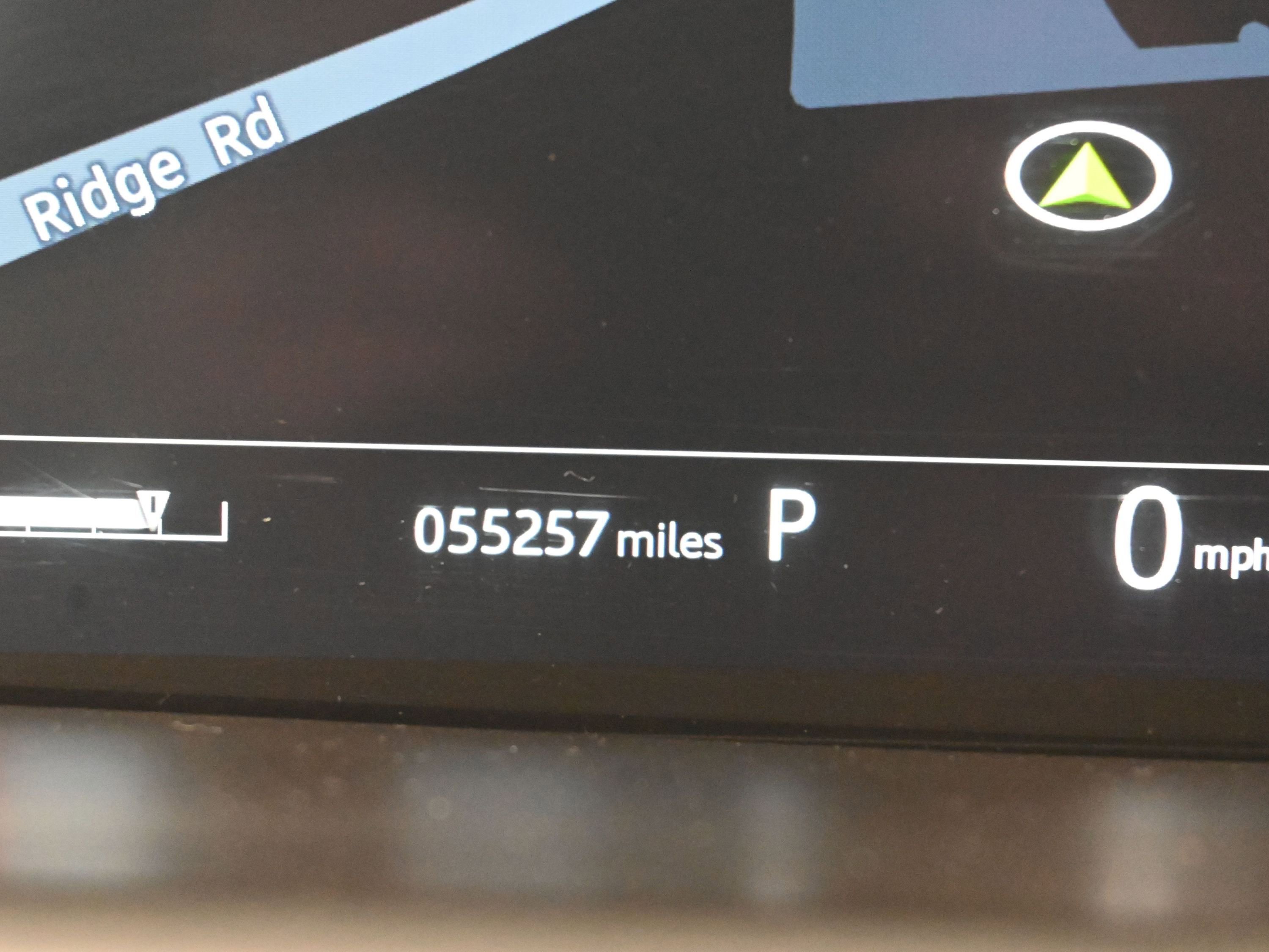 Used 2019 Land Rover Discovery HSE image 18