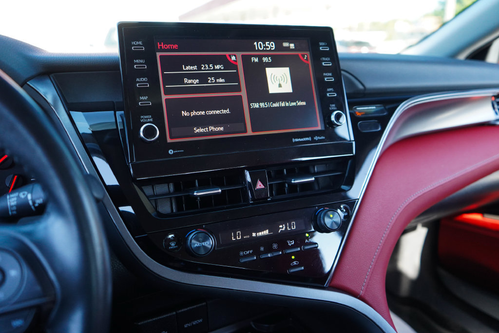 Used 2024 Toyota Camry XSE FWD image 7
