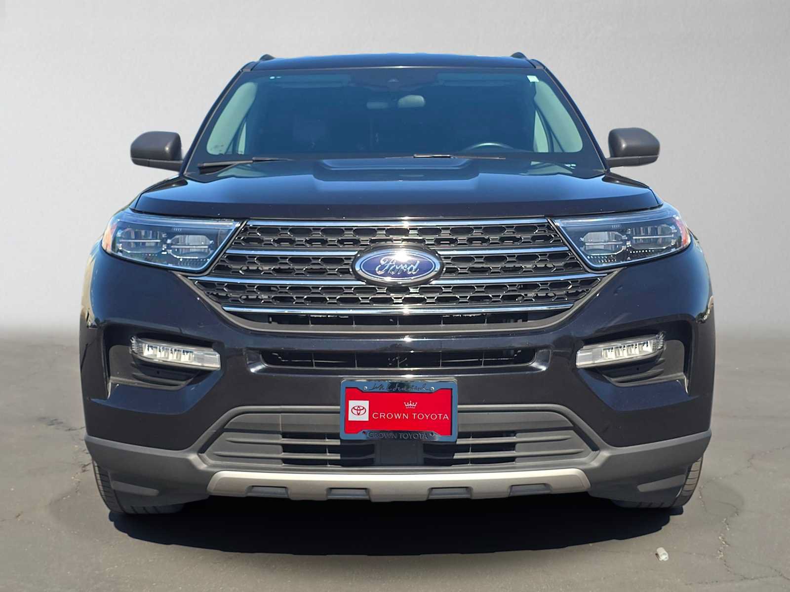 Used 2023 Ford Explorer XLT w/ Equipment Group 202A RWD image 8