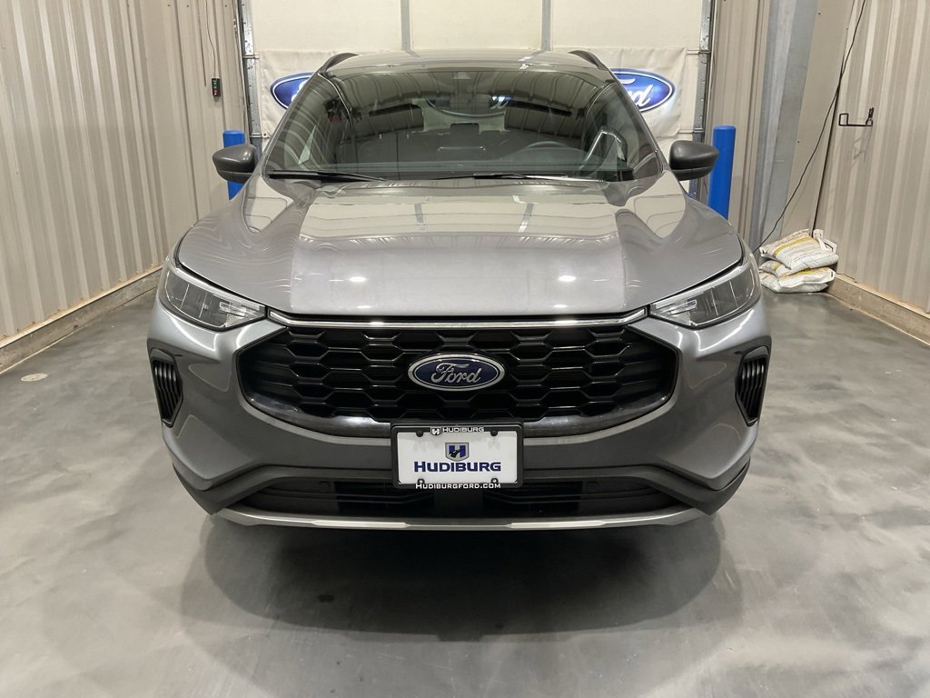 Used 2025 Ford Escape ST-Line image 2