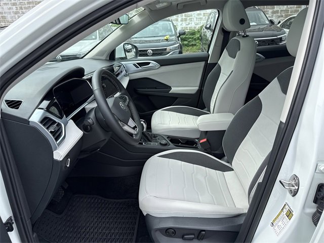 Used 2025 Volkswagen Taos SE image 20
