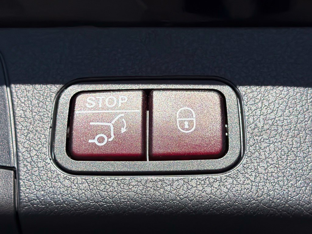New 2026 Mercedes-Benz GLB 250 image 15