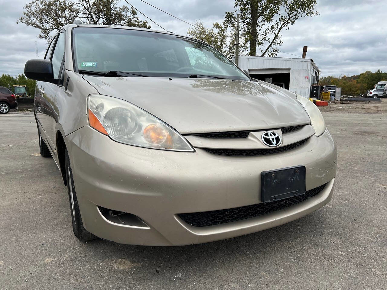 Used 2009 Toyota Sienna LE image 4