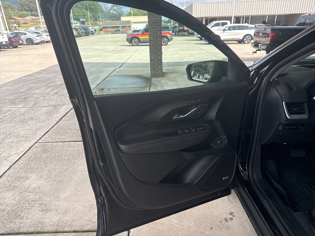 Used 2022 GMC Terrain SLT w/ Infotainment Package II image 15