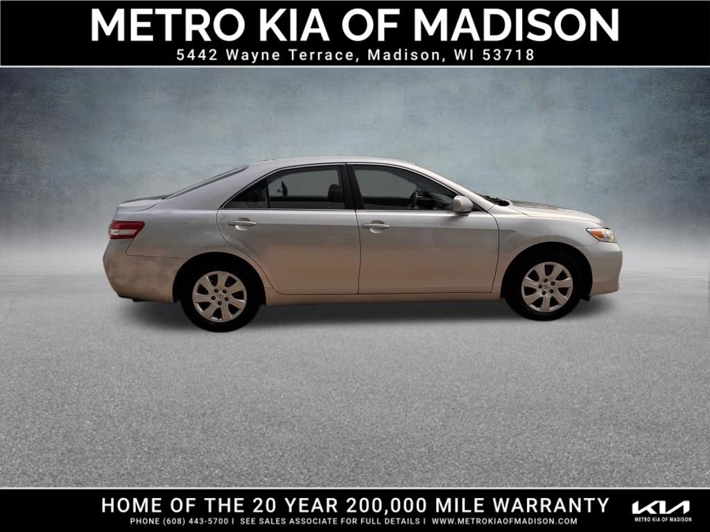 Used 2011 Toyota Camry LE FWD image 7