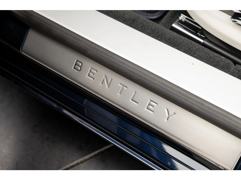 Certified 2023 Bentley Flying Spur V8 AWD/4WD image 22