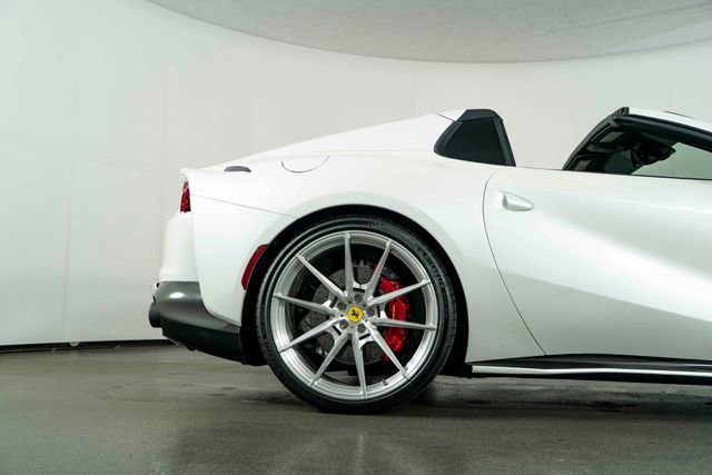 Used 2022 Ferrari 812 GTS RWD image 10