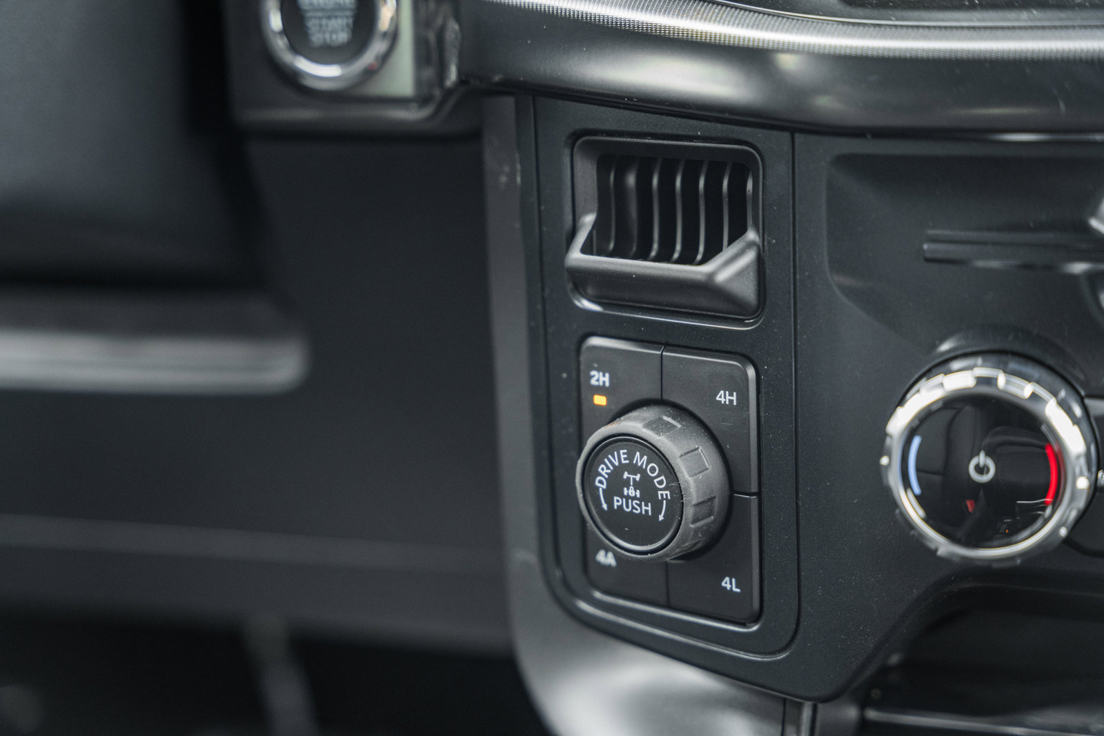 New 2026 Ford F150 Lariat w/ Equipment Group 501A Mid image 29