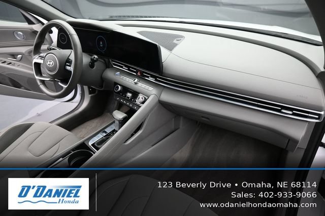 Used 2024 Hyundai Elantra SEL w/ Convenience Package FWD image 41