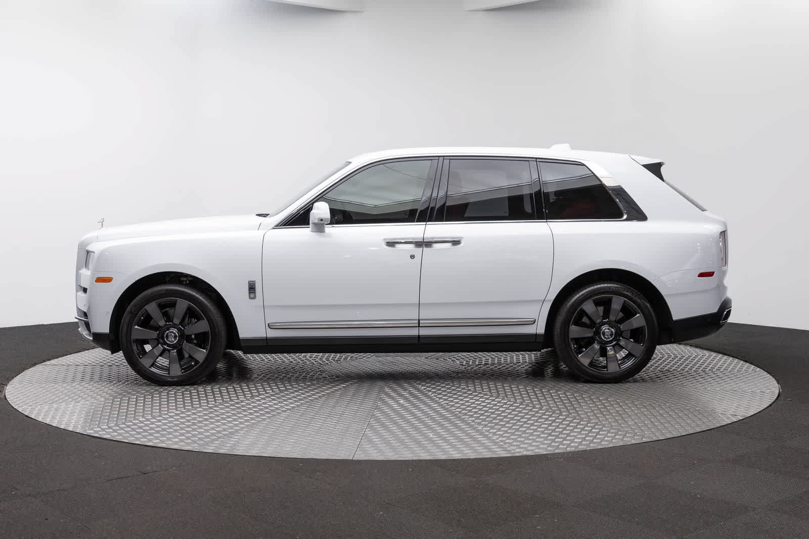 Used 2021 Rolls-Royce Cullinan AWD/4WD image 3