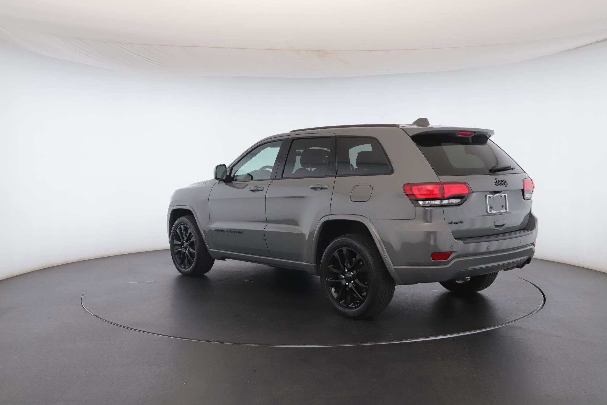 Used 2021 Jeep Grand Cherokee Laredo X image 25
