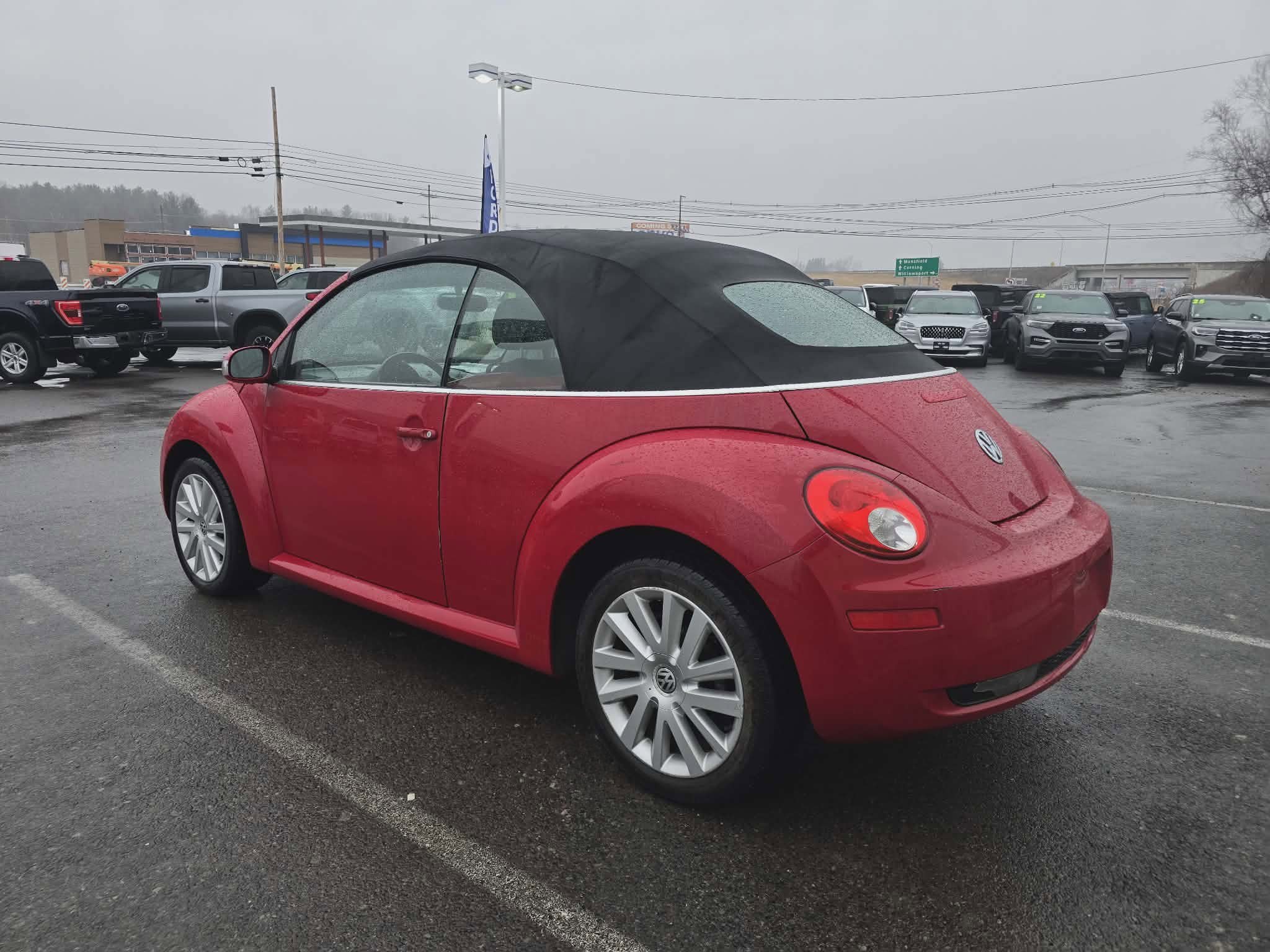 Used 2009 Volkswagen Beetle S image 5