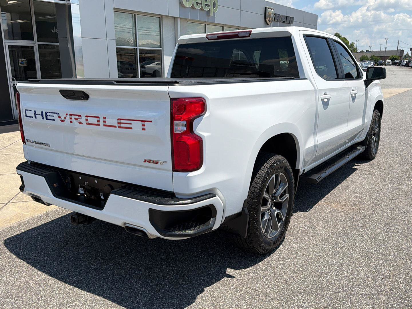 Used 2022 Chevrolet Silverado 1500 RST AWD/4WD image 12