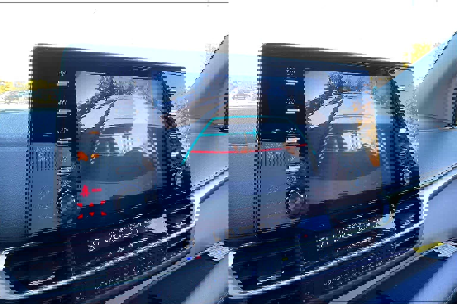 Used 2022 Toyota Sienna XLE image 25