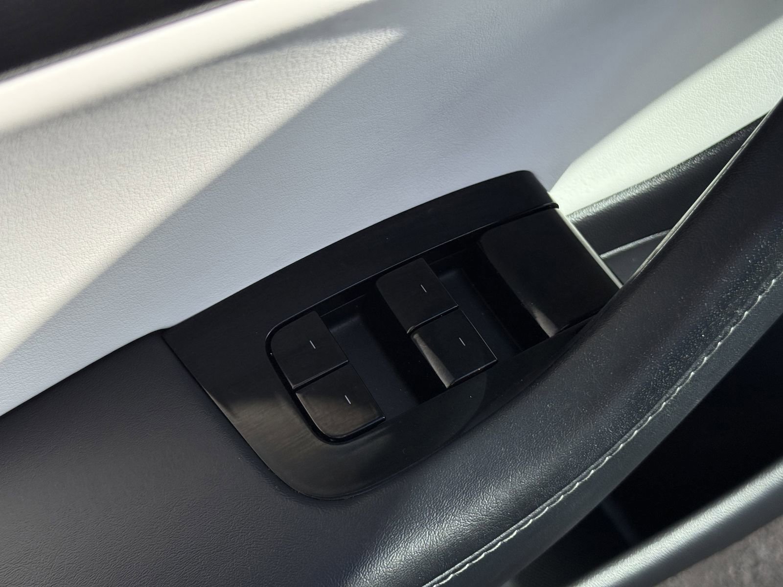 Used 2020 Tesla Model 3 Standard Range image 15