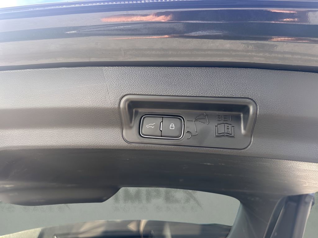 Used 2024 Ford Explorer XLT w/ Equipment Group 202A image 29