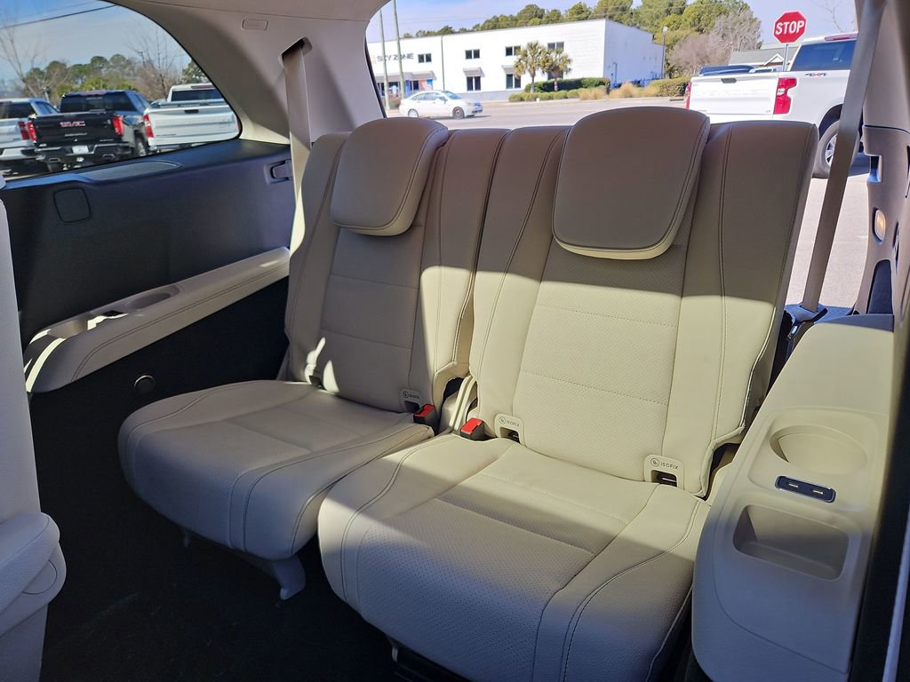 Used 2024 Mercedes-Benz GLS 450 4MATIC image 32