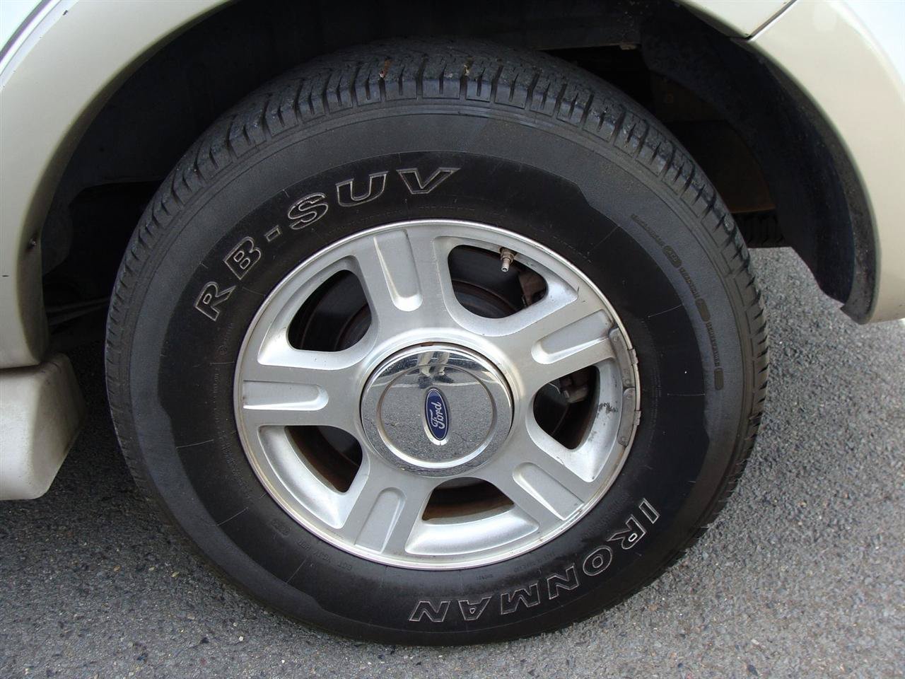 Used 2006 Ford Expedition Eddie Bauer AWD/4WD image 9