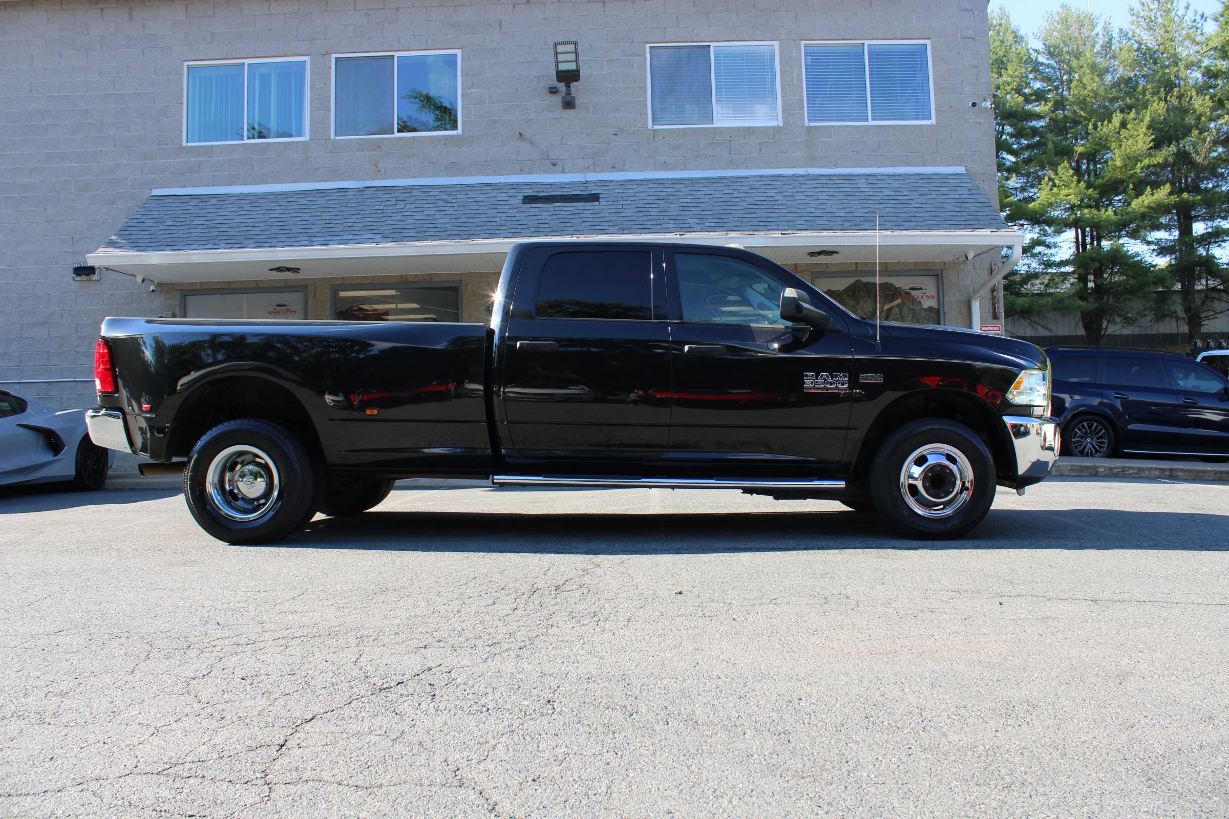 Used 2016 RAM 3500 Tradesman w/ Chrome Appearance Group RWD image 19