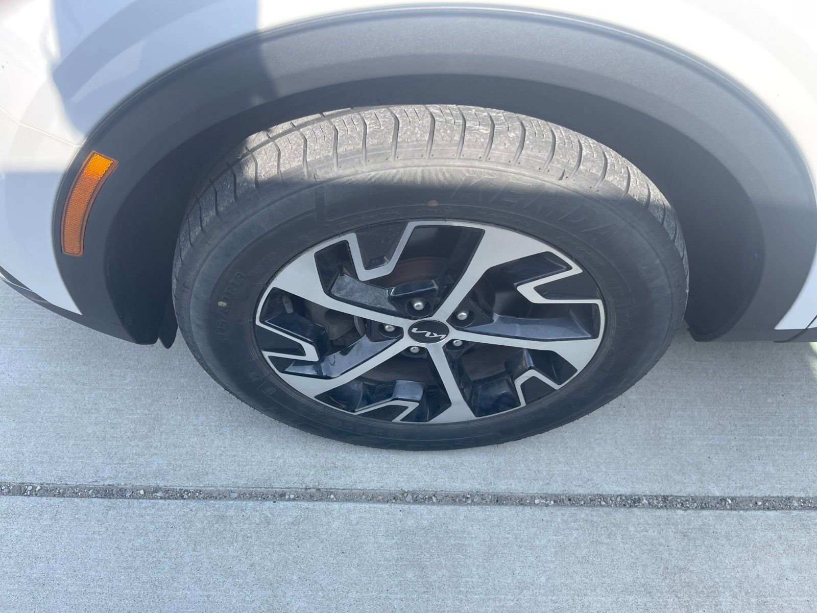 Used 2023 Kia Sportage EX image 7