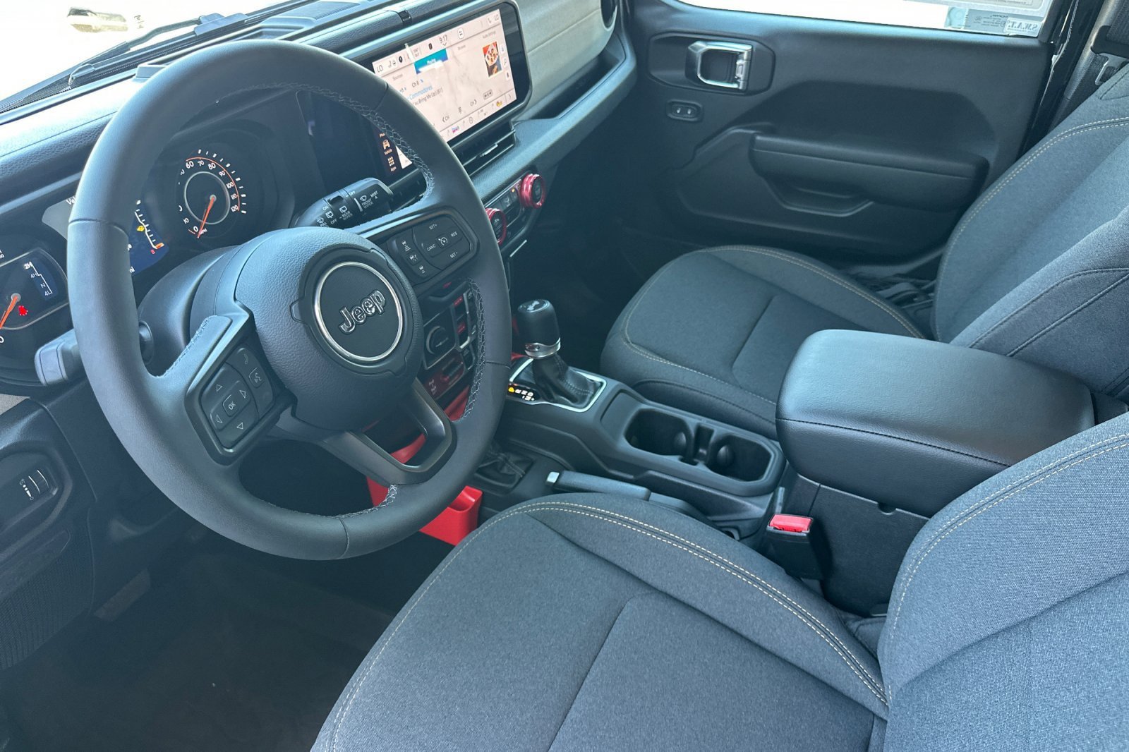 Used 2025 Jeep Wrangler Unlimited Sport AWD/4WD image 9