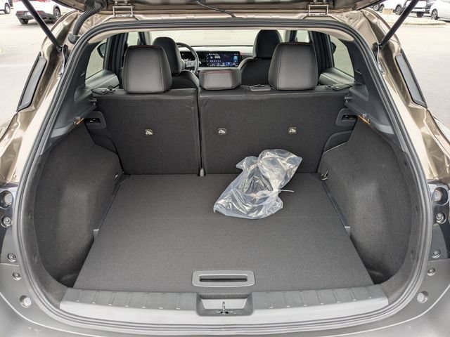 New 2026 Nissan Kicks SR w/ Cold Weather Package FWD image 26
