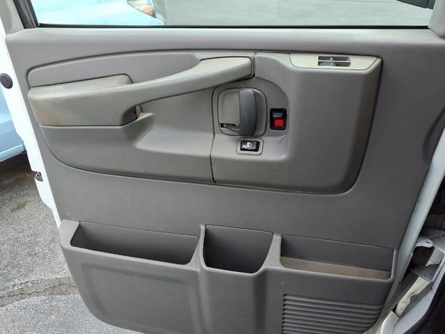 Used 2015 Chevrolet Express 2500 RWD image 10