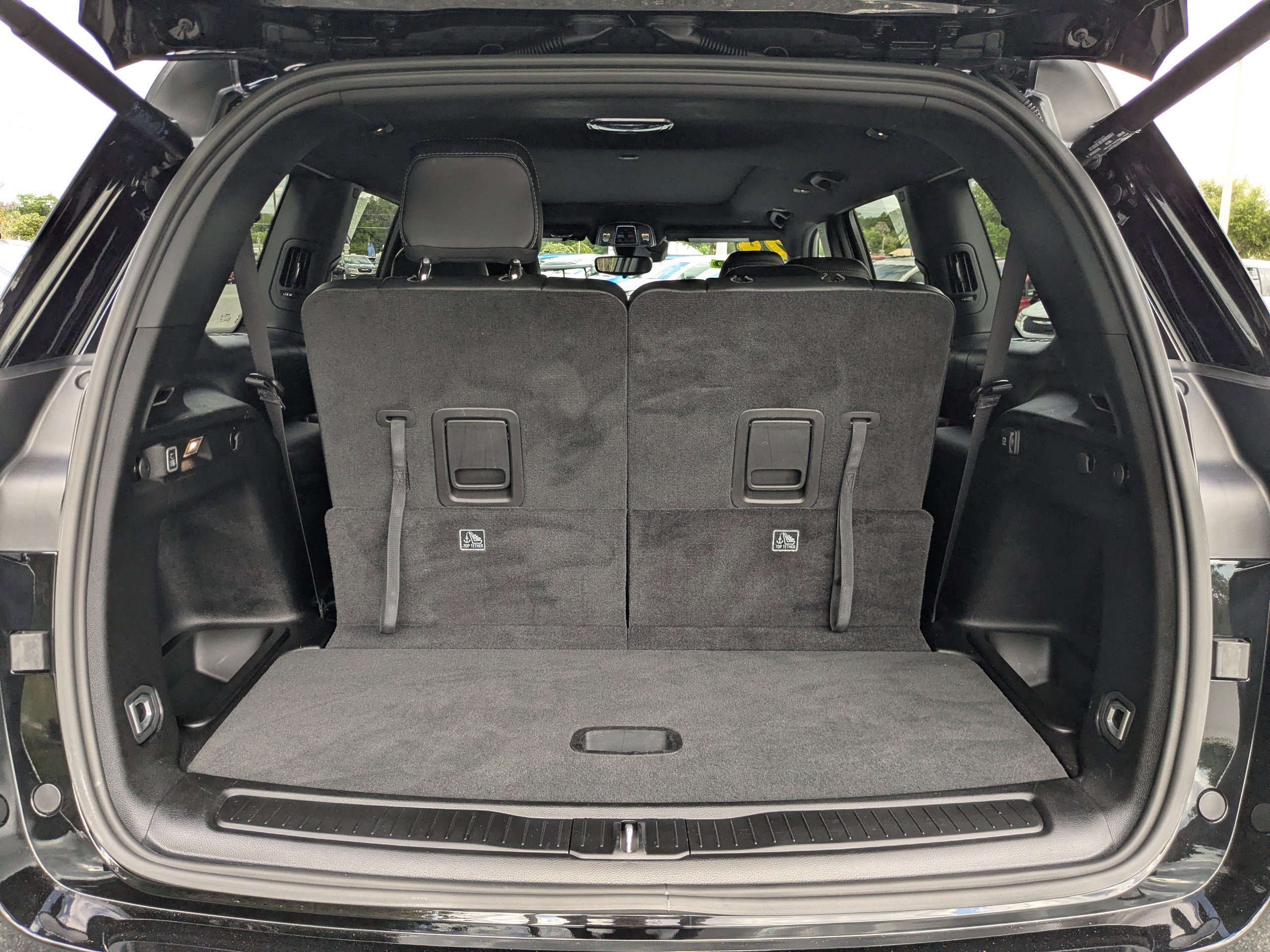 Used 2024 Jeep Grand Cherokee L Limited w/ Black Appearance Package AWD/4WD image 11