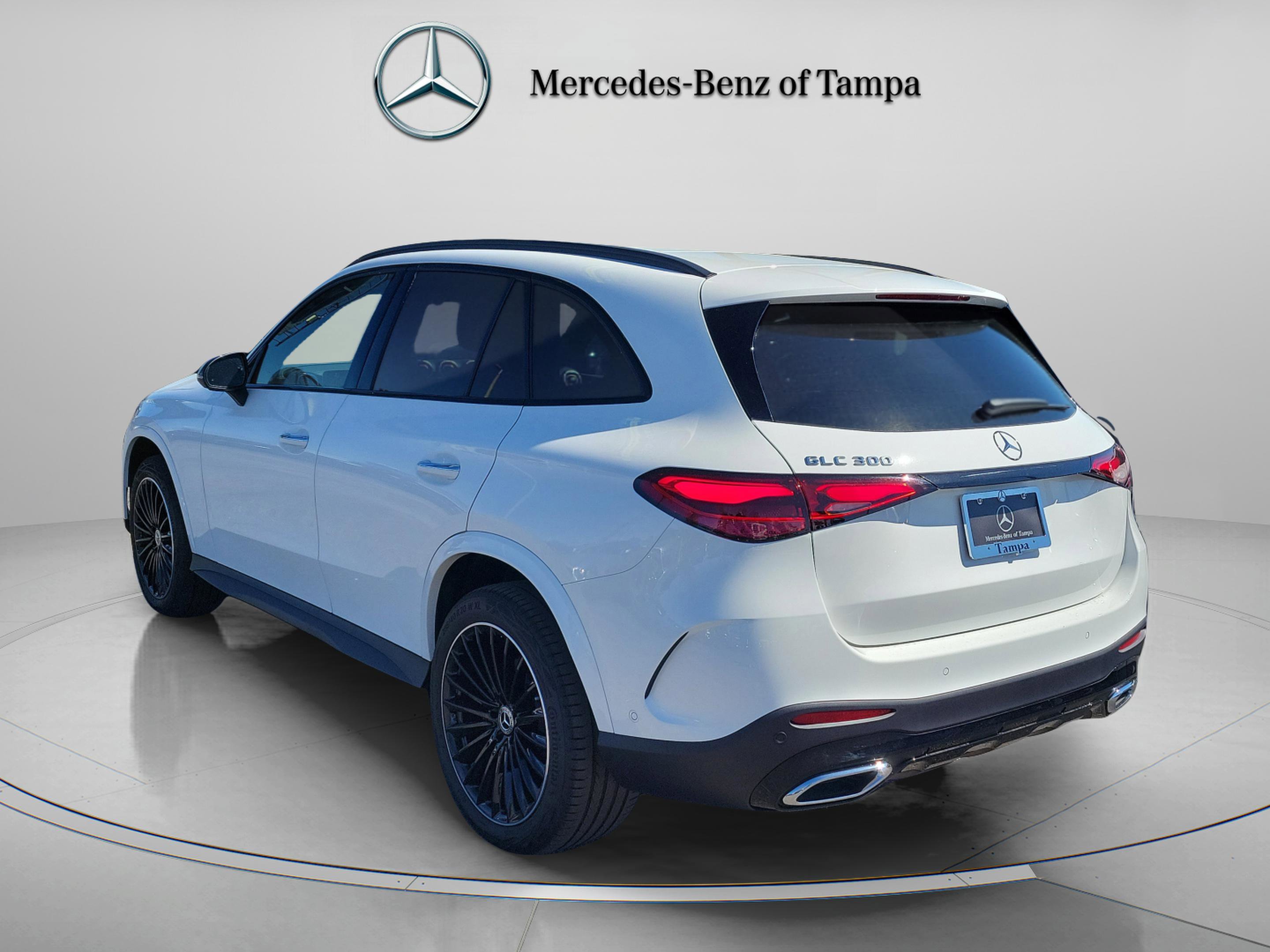 Used 2026 Mercedes-Benz GLC 300 image 2