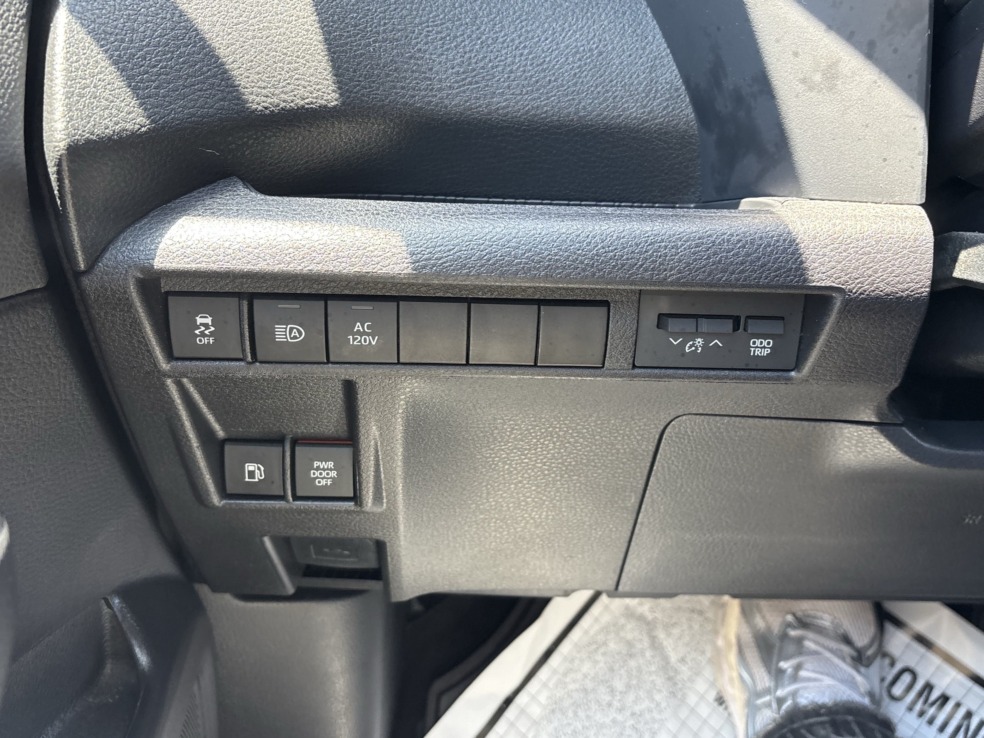 Used 2025 Toyota Sienna XLE Woodland Edition AWD/4WD image 37
