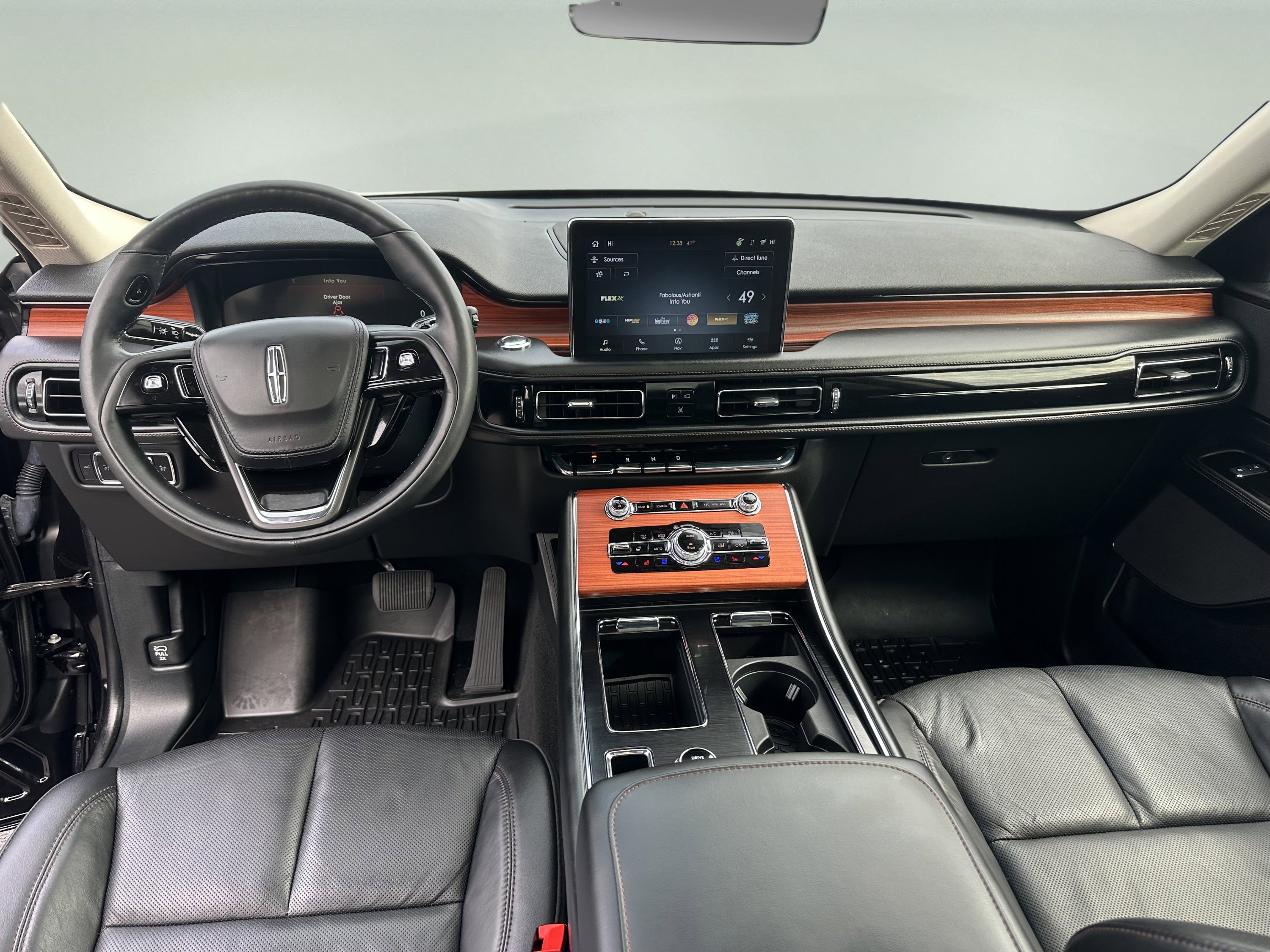 Certified 2023 Lincoln Aviator Reserve w/ Equipment Group 201A image 11