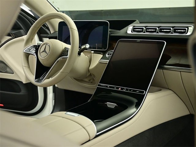 Used 2022 Mercedes-Benz S 580 4MATIC Sedan w/ Rear Seat Package image 42