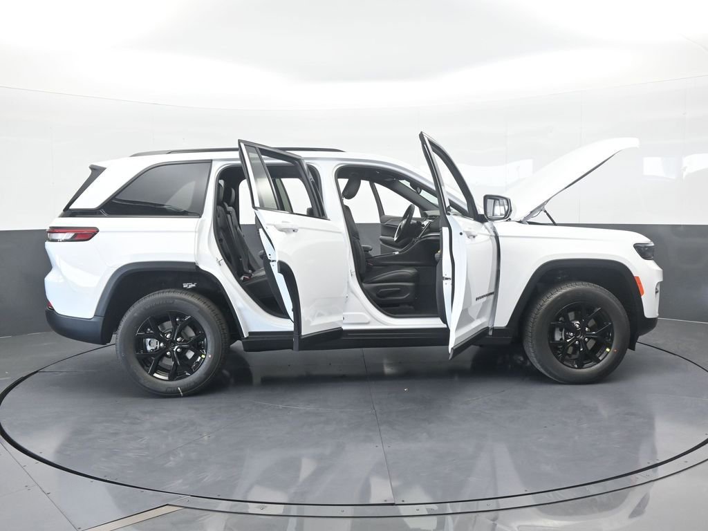New 2025 Jeep Grand Cherokee Altitude image 67
