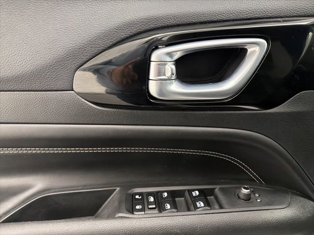 Used 2023 Jeep Compass Altitude w/ Sun and Sound Group image 23