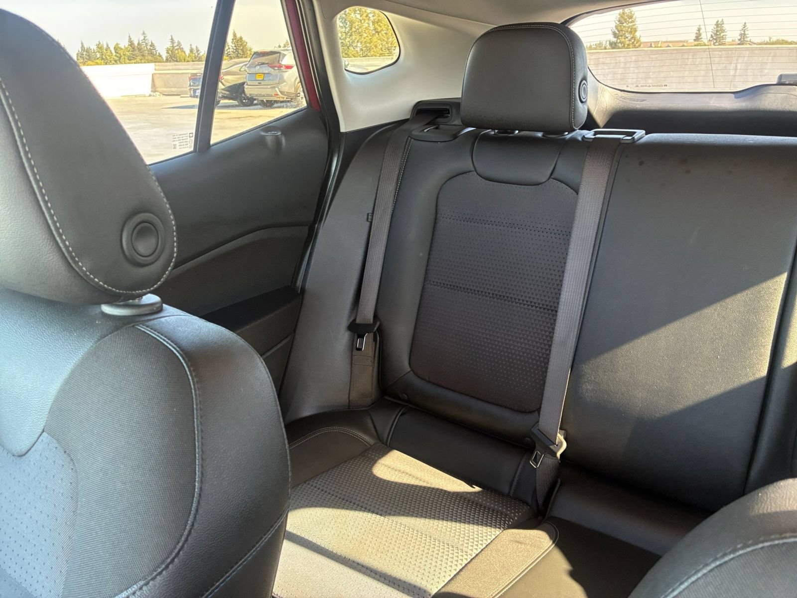 Used 2025 Chevrolet Trax LT w/ LT Convenience Package FWD image 33