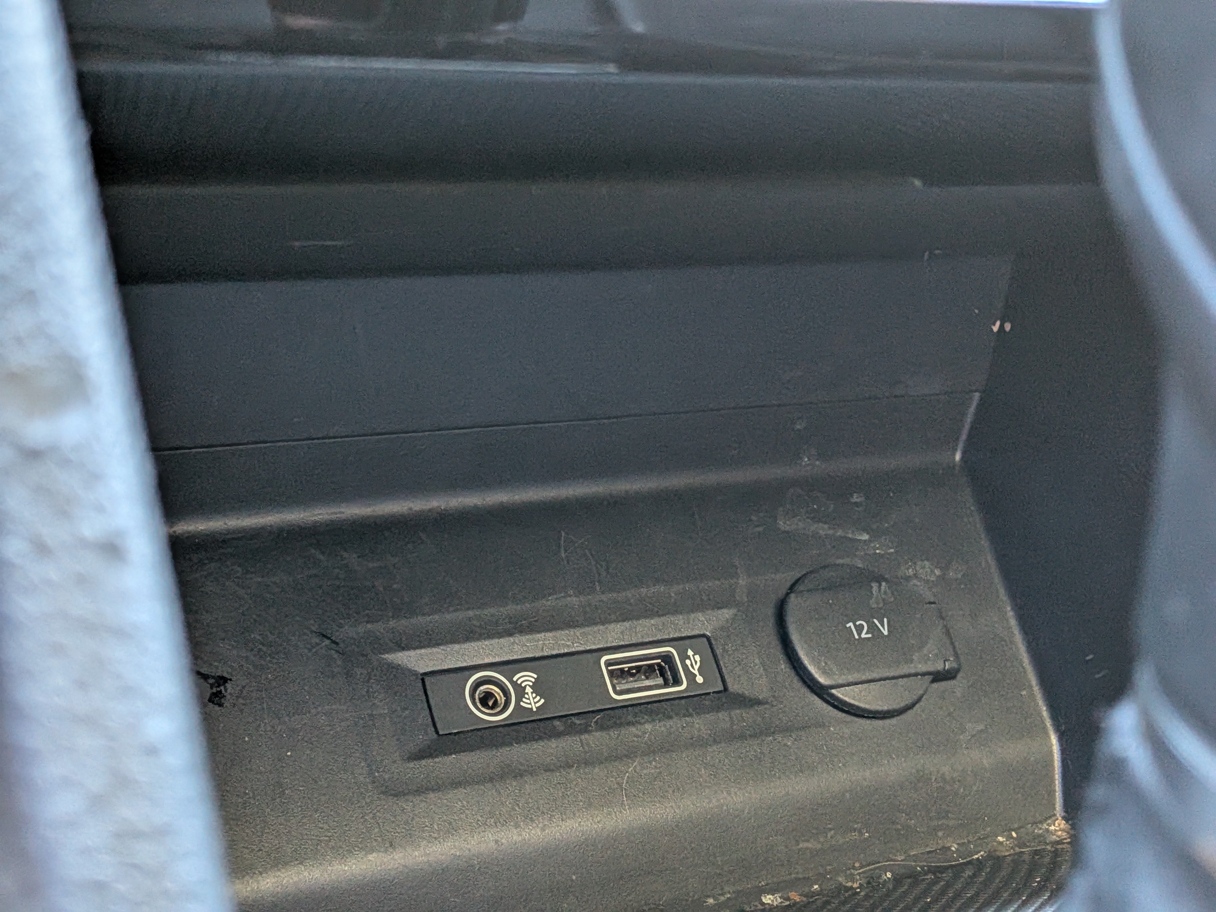 Used 2019 Volkswagen Atlas SEL FWD image 31