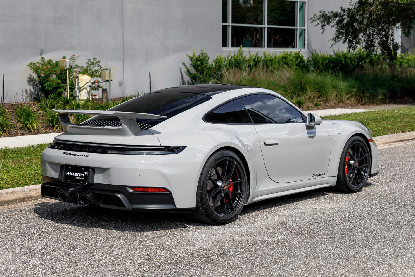 Used 2025 Porsche 911 GTS image 5