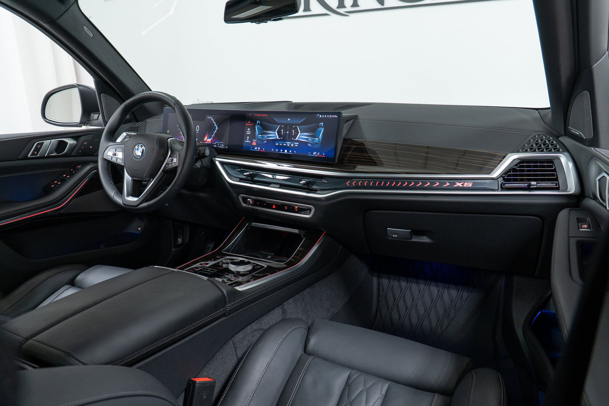 Used 2025 BMW X5 xDrive50e w/ Executive Package image 14