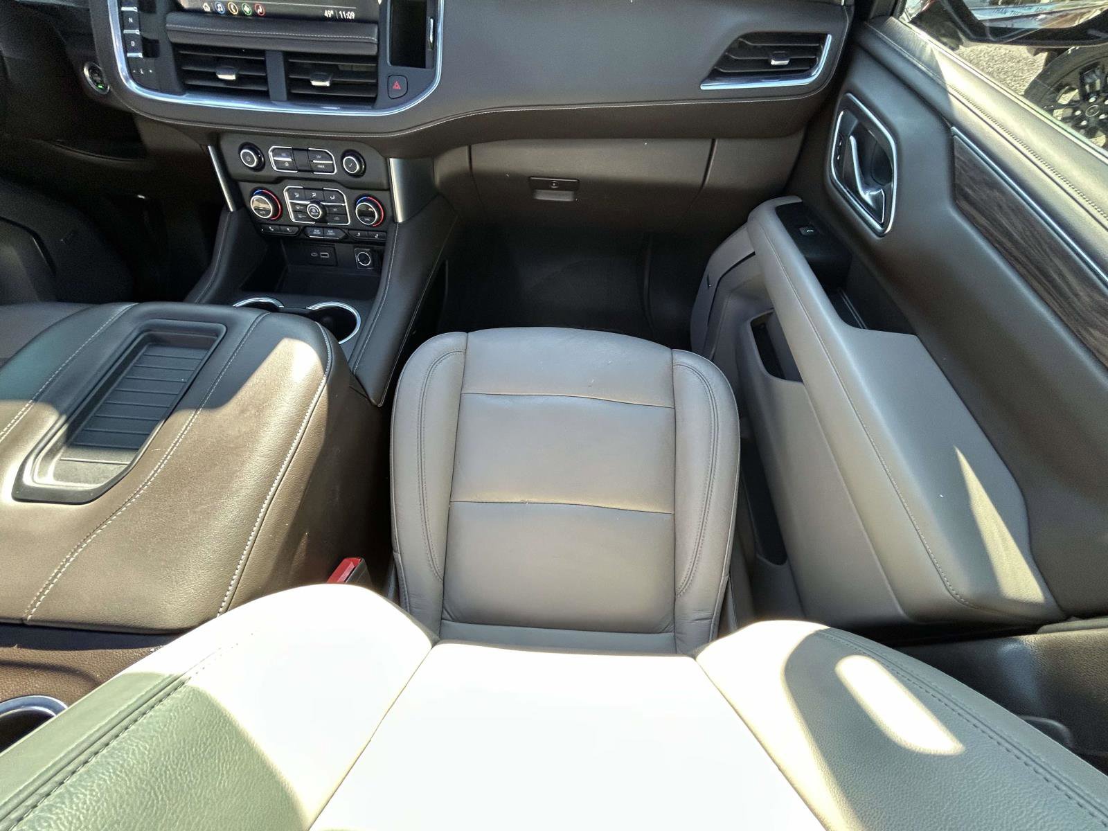 Used 2021 Chevrolet Tahoe LT w/ LT Signature Package image 14