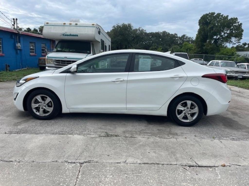 Used 2014 Hyundai Elantra SE image 3