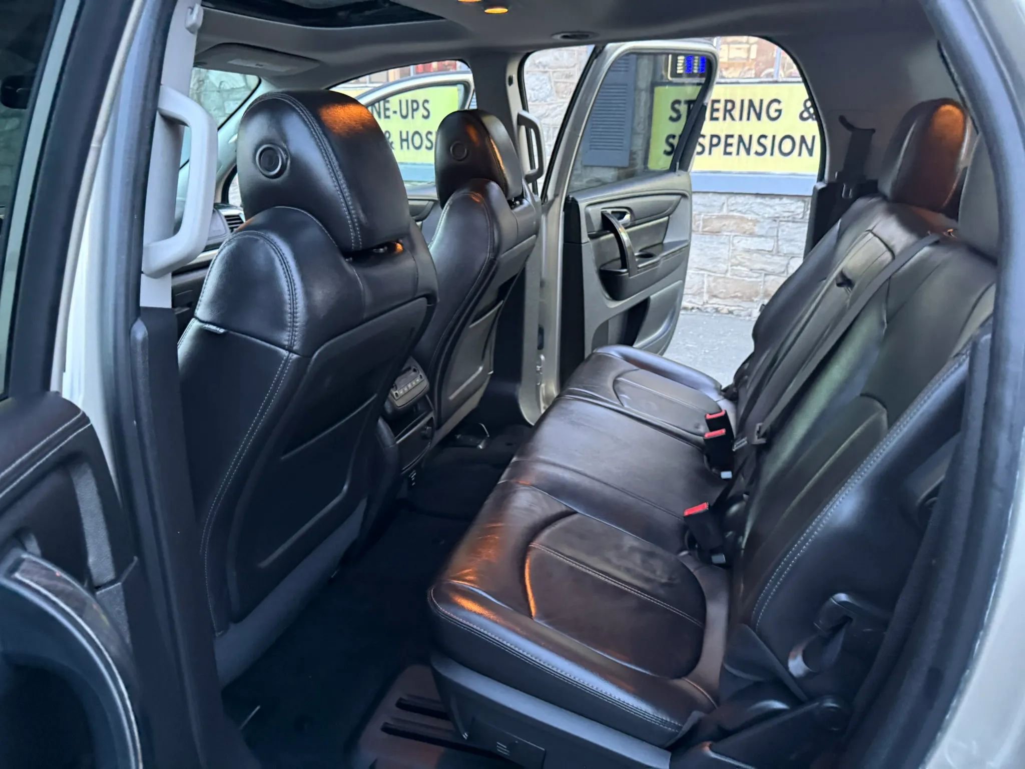 Used 2016 GMC Acadia SLT w/ Open Road Package FWD image 20