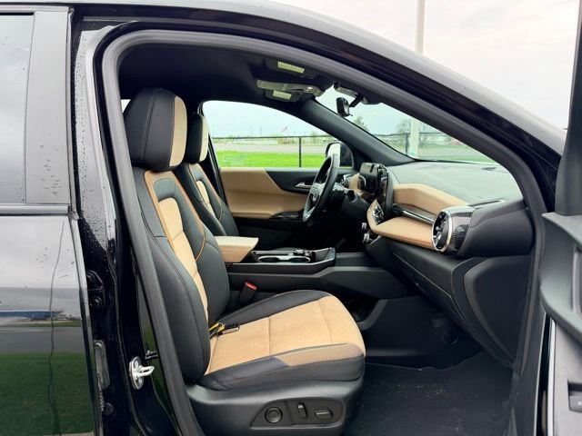 Certified 2025 Chevrolet Equinox ACTIV w/ Safety and Technology Package AWD/4WD image 11