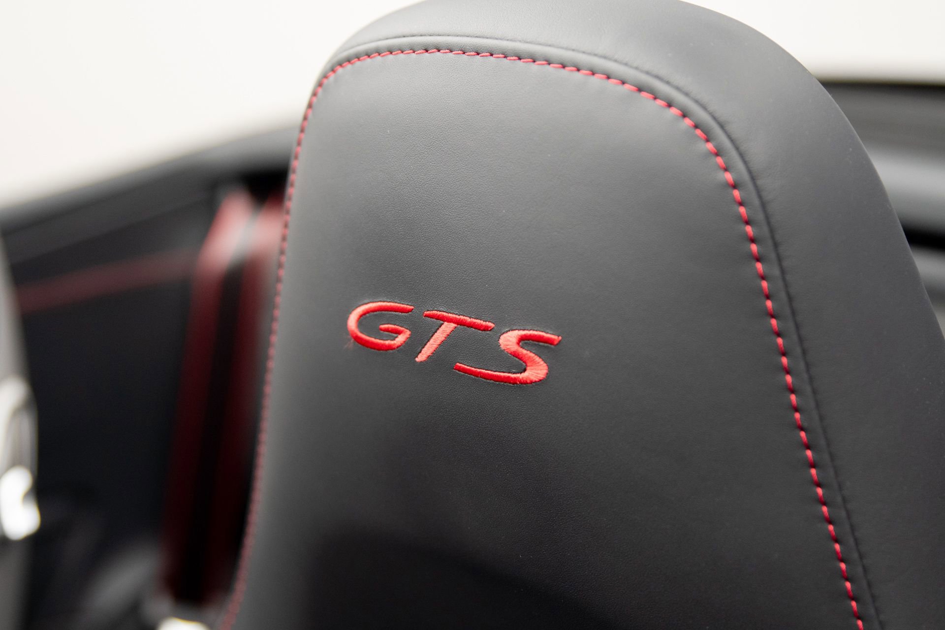 Used 2015 Porsche 911 Carrera 4 GTS image 20