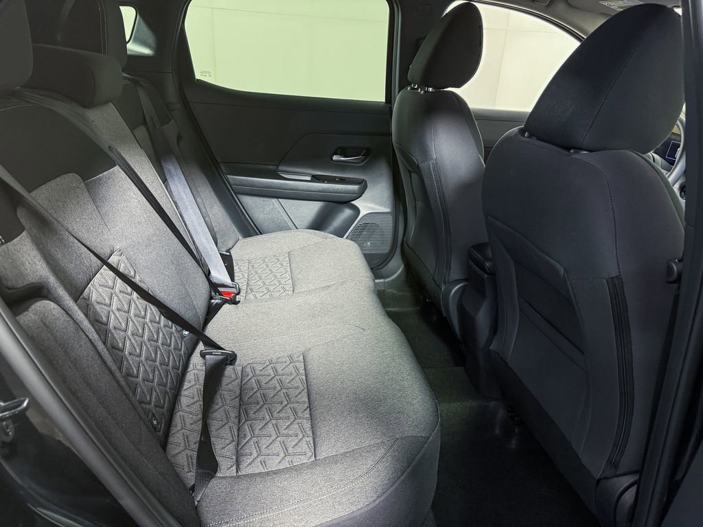 Certified 2025 Nissan Kicks SV image 32