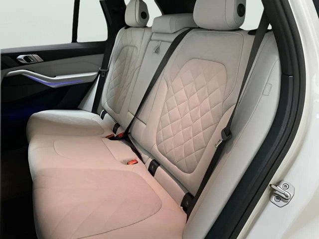 Used 2026 BMW X5 xDrive40i AWD/4WD image 36